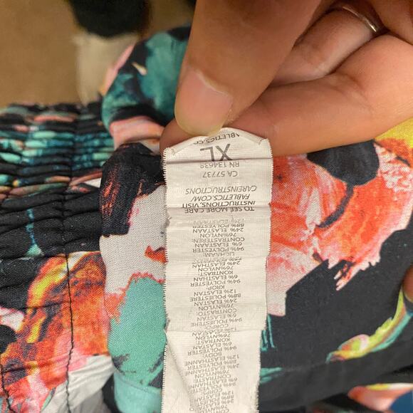 Fabletics Paintbrush Floral Lined Fallon Activewear Athletic Shorts Women's XL - Picture 6 of 6